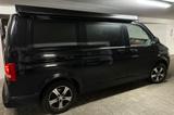 Volkswagen T5 California Beach mit Campingzubehör - schwarze Volkswagen T5 California
