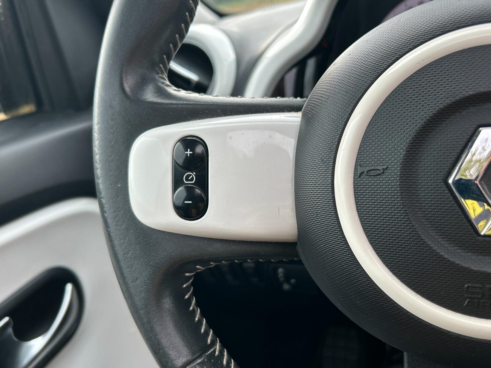 Renault Twingo Intens TCe 90 Klimaauto. Navi PDC Kamera