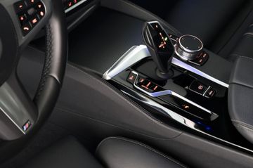 BMW 530d xDrive Touring M SPORT PRO Komfortsitze H&K