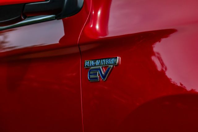 Fahrzeugabbildung Mitsubishi Outlander PHEV 4WD Basis mit Diamant Paket Navi