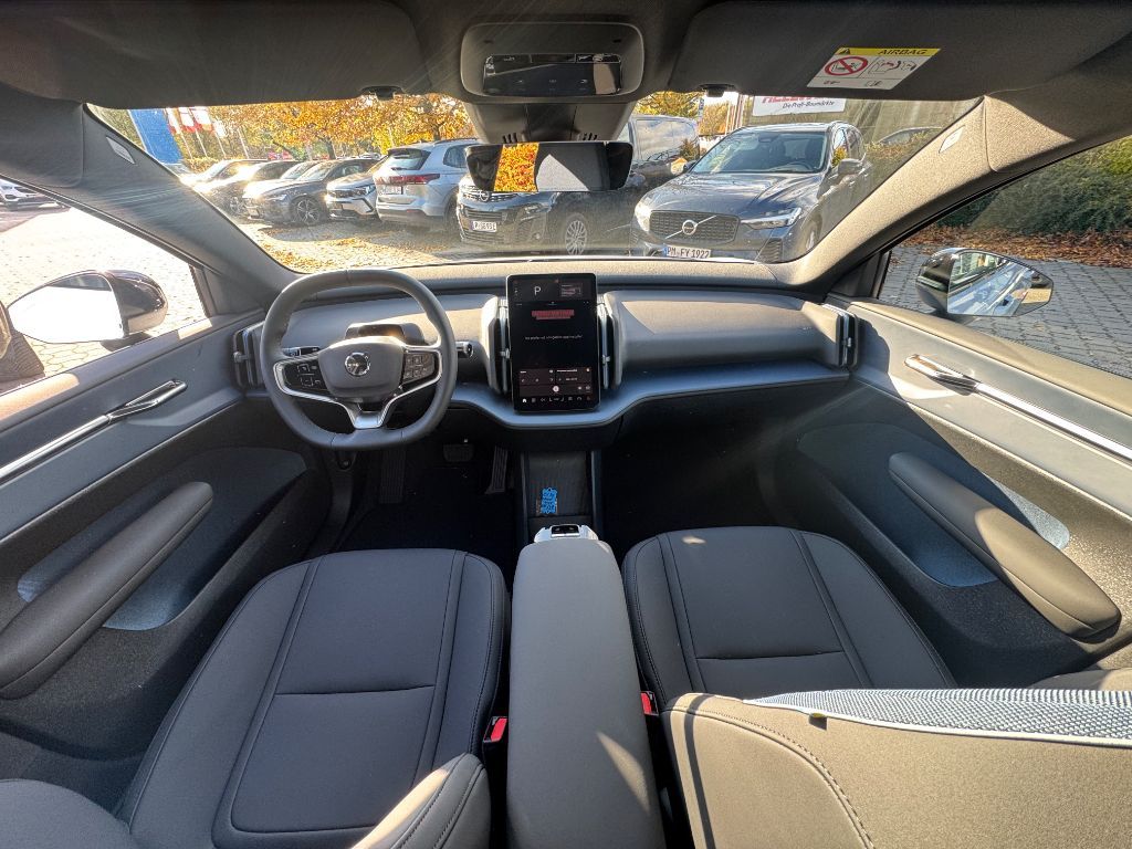 Fahrzeugabbildung Volvo EX30 Single M. Extended Range RWD Plus+SOFORT