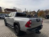 Toyota Double Cab INVINCIBLE 2.8Aut.Leder.LED.Kam.AHK - Toyota Hilux Neuwagen