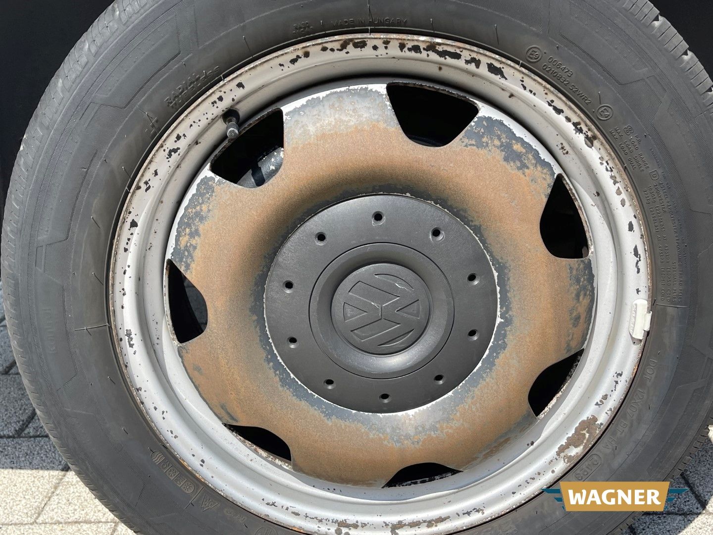 Fahrzeugabbildung Volkswagen T5 Caravelle Comfortline lang 2.0 BiTDI 9-Sitzer