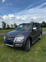 Mitsubishi Pajero 3,2 DI-D 4WD Top Automatik Top - gebrauchte Mitsubishi Pajero aus dem Jahr 2016