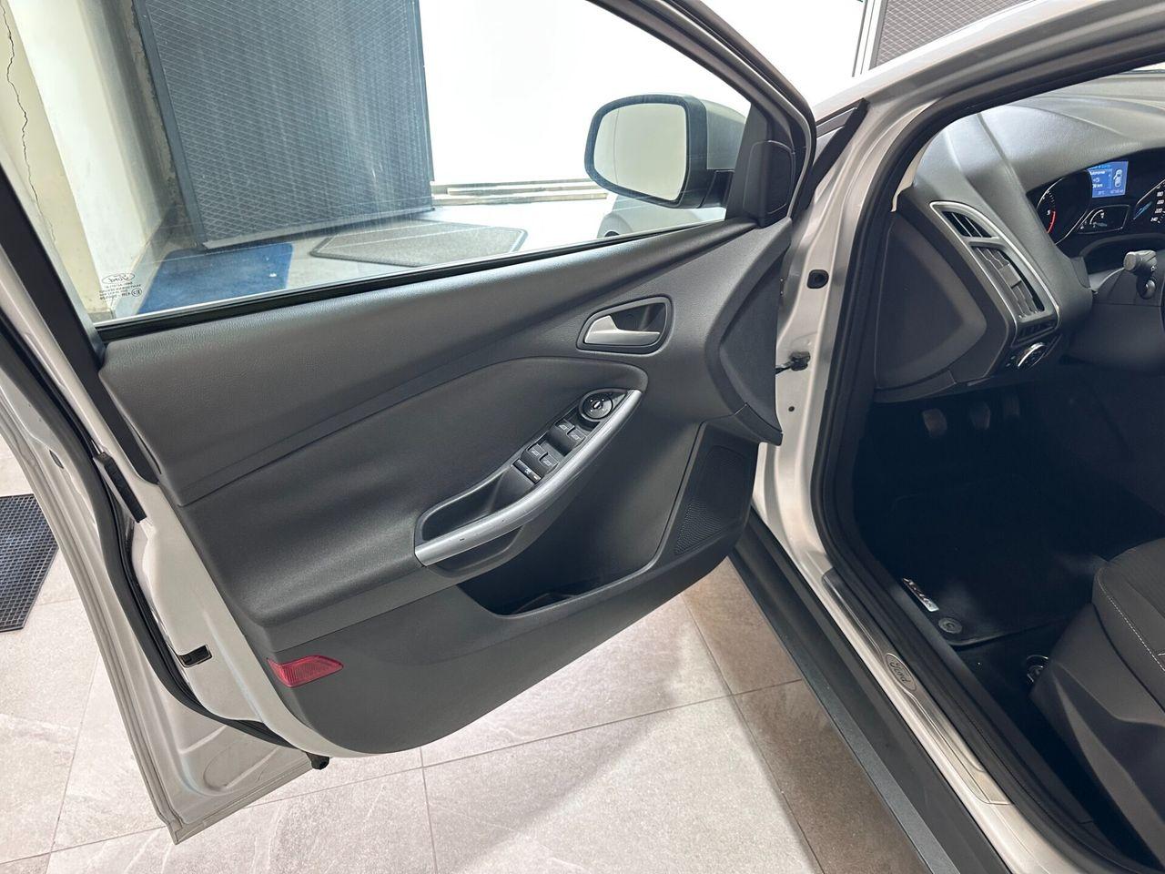 Ford Focus 2013 — photo 13