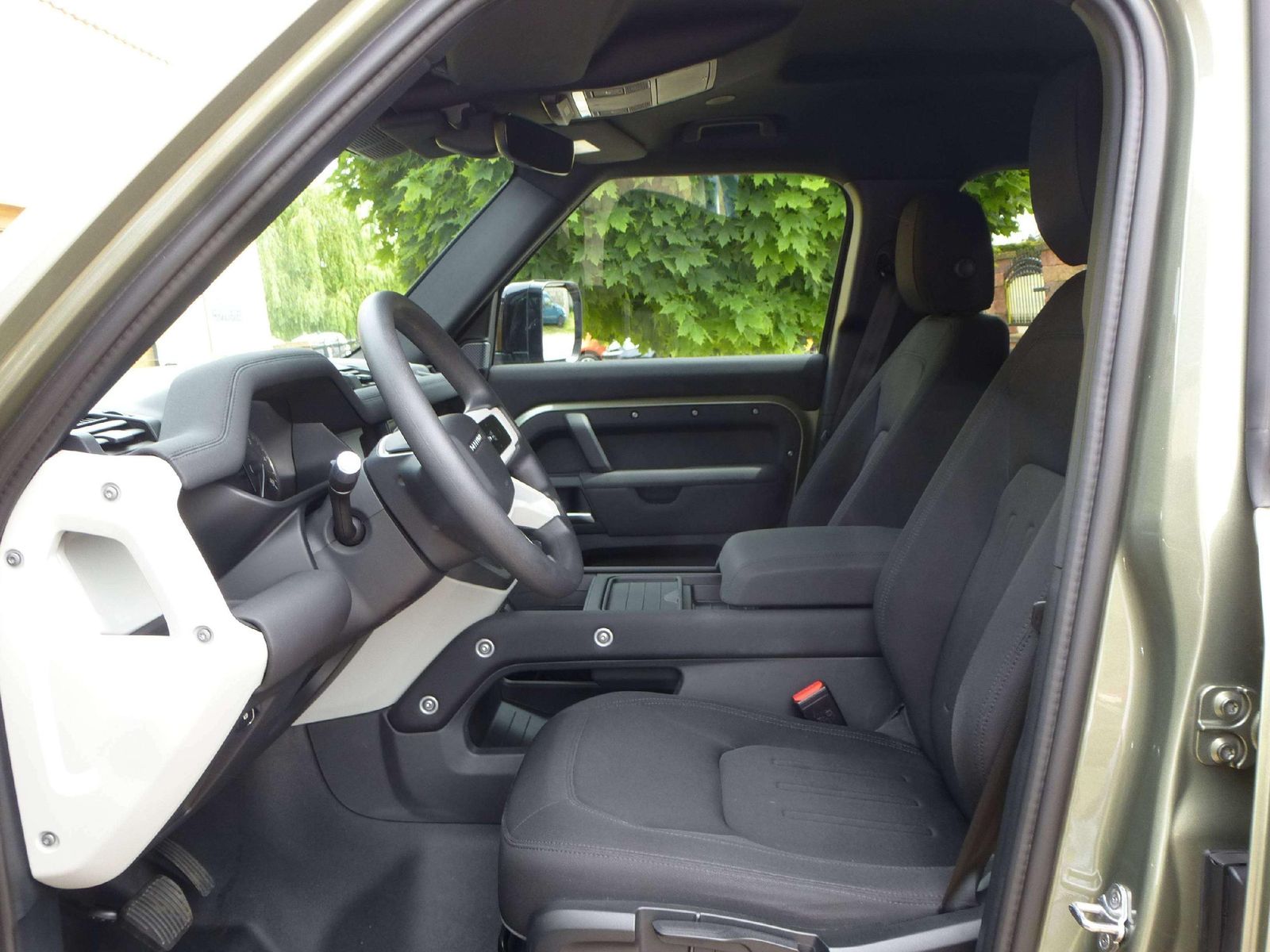 Land Rover Defender 110 Basis foto 10