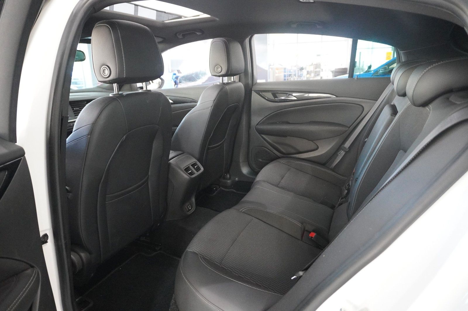 Fahrzeugabbildung Opel Insignia B GS 2.0D INNOV. NAVI/KAMERA/PANO./AHK