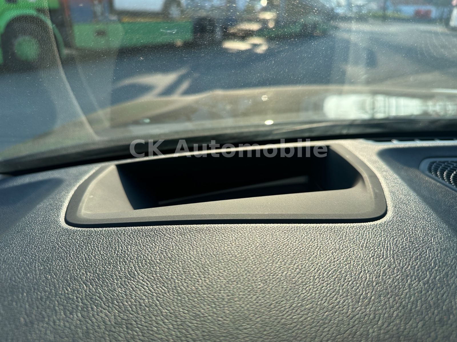 Fahrzeugabbildung BMW 320dxDrive Touring Sport-Line/Laser/Pano/ACC/AHK