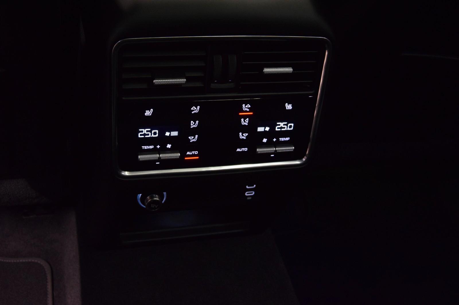 Porsche Cayenne E-Hybrid Pano. ACC Matrix. Bose Approv.