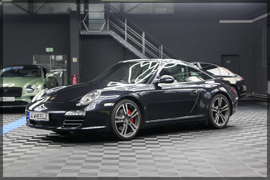 Porsche 997 Targa 4S PDC / PANO / NAVI / SCHECKHEFT