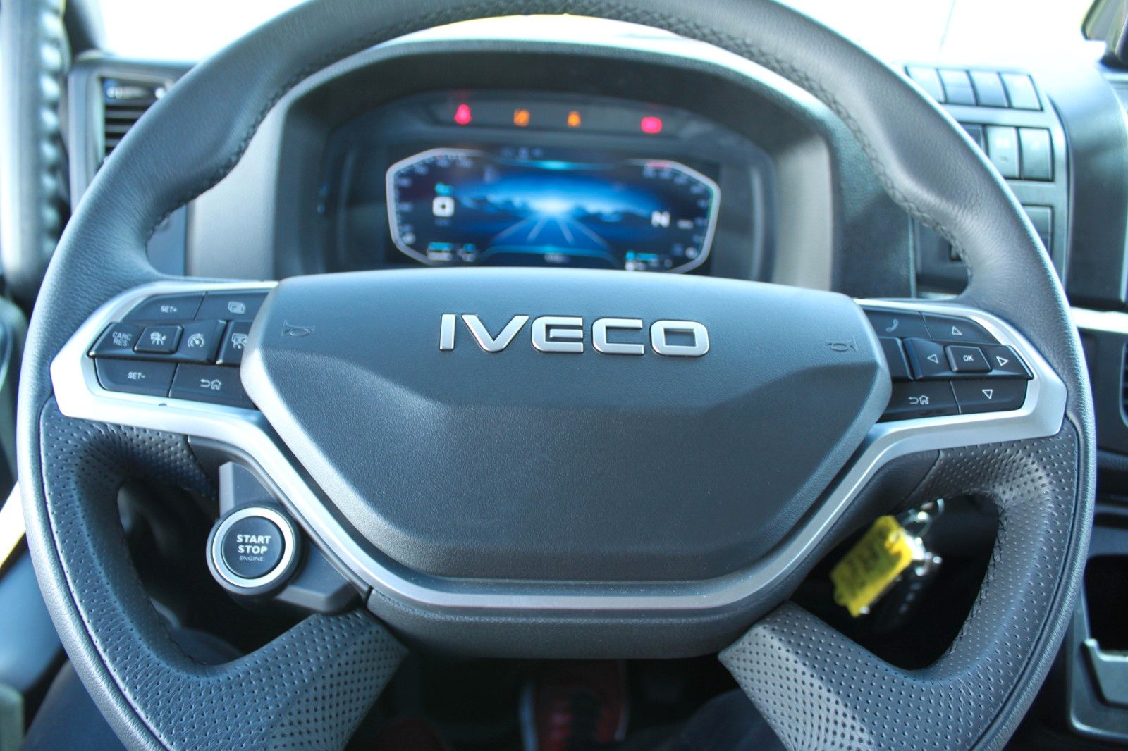 Fahrzeugabbildung Iveco EuroCargo ML140E28/P MY24