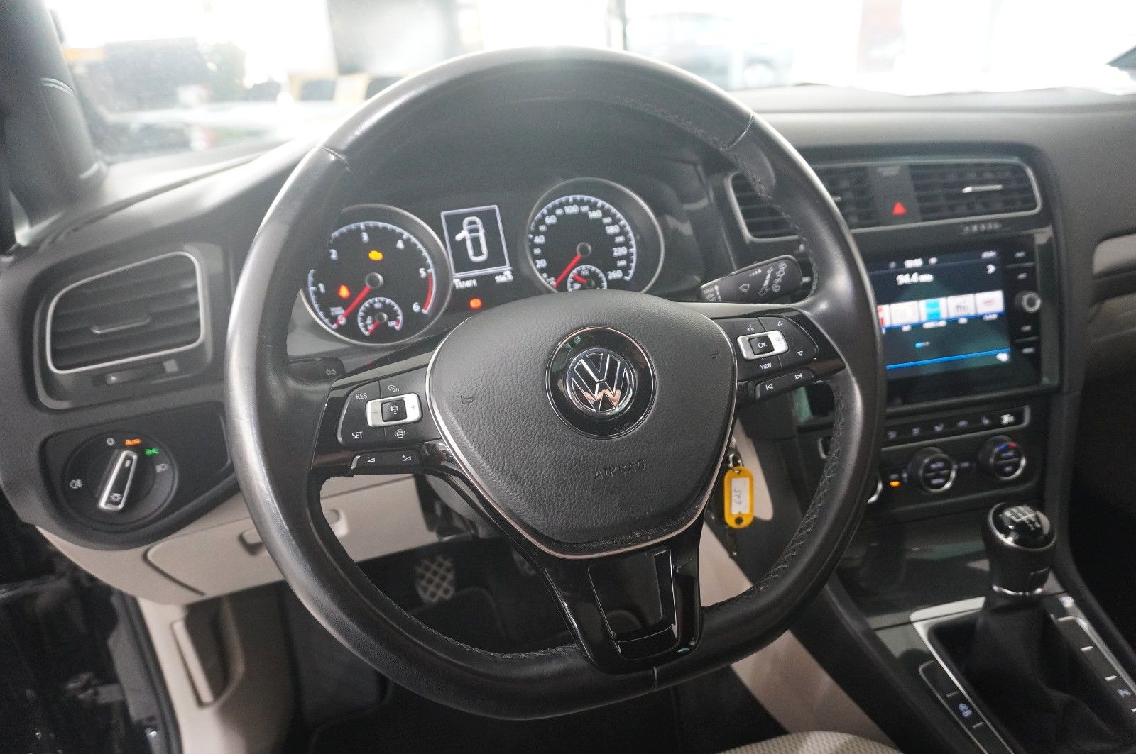 Fahrzeugabbildung Volkswagen Golf VII Vari. 1.6 TDI COMFORTL. NAVI/LED/KAMERA