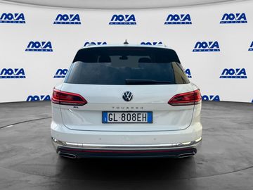 Volkswagen Touareg - 5