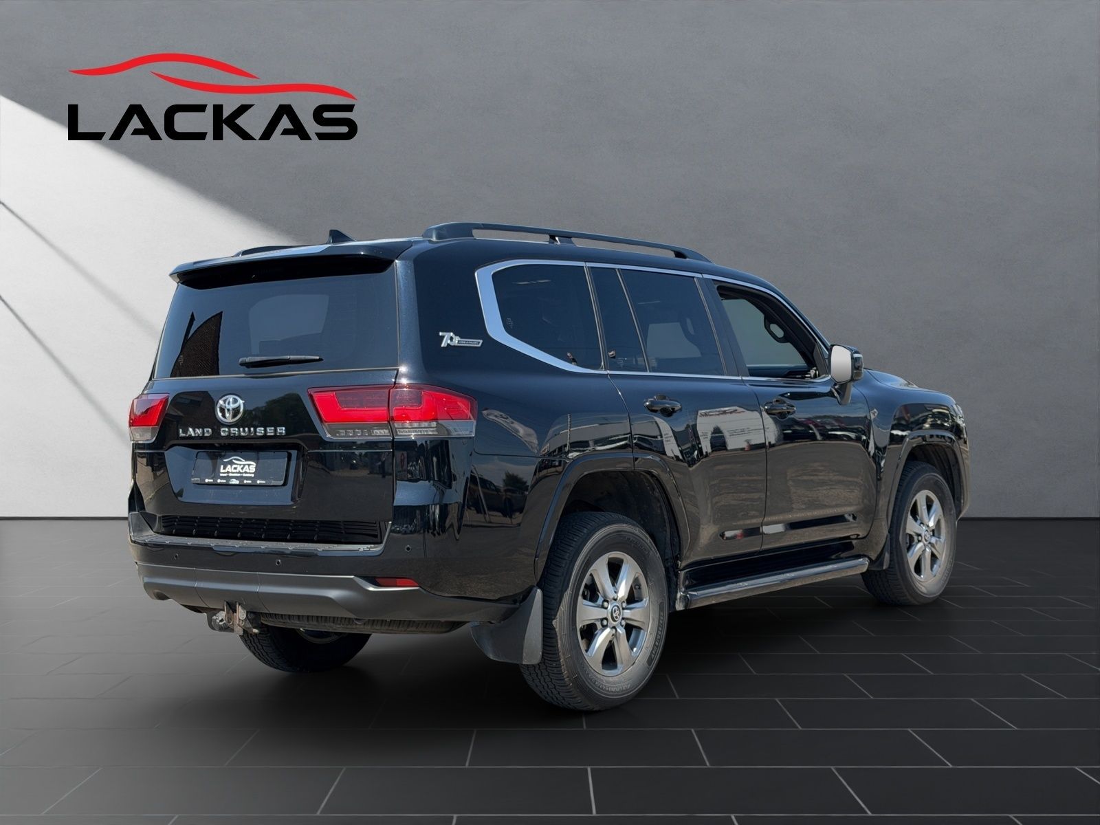 Toyota Land Cruiser 300 70th Anniversary AHK STANDHEIZ foto 5