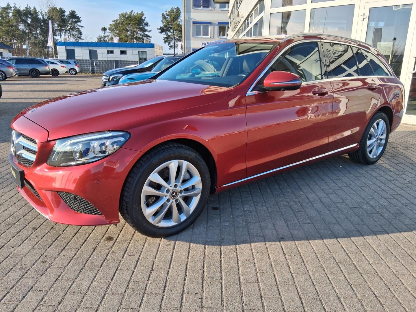 Mercedes-Benz C 300 T d4Matic MULTIBEAM Distronic 360°SHZG AHK