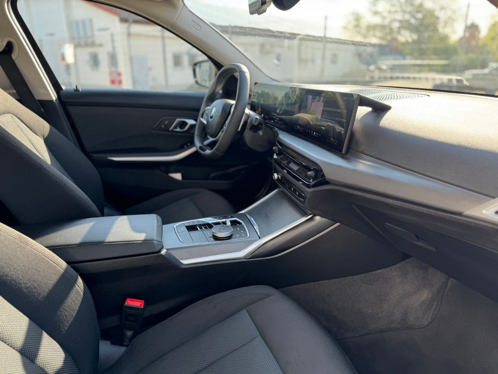 BMW 318i | AUT | KAMERA | SZH | SHADOW-LINE | NAVI foto 14