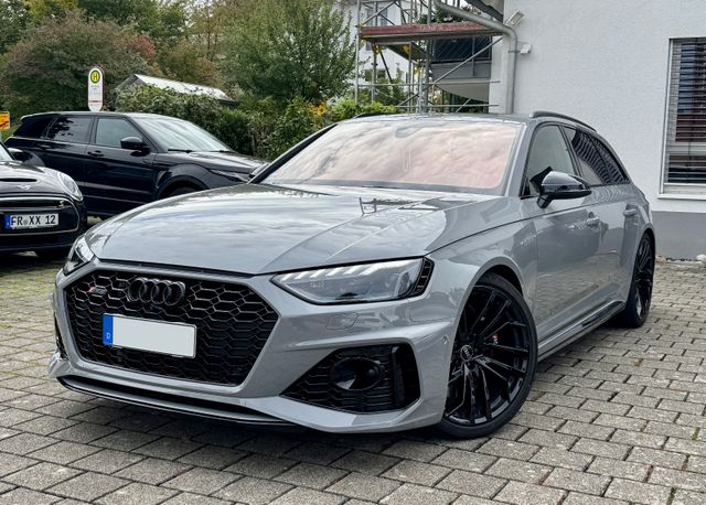 Audi RS 4 Avant 2.9 TFSI quattro* MTM 532PS * VOLL !!