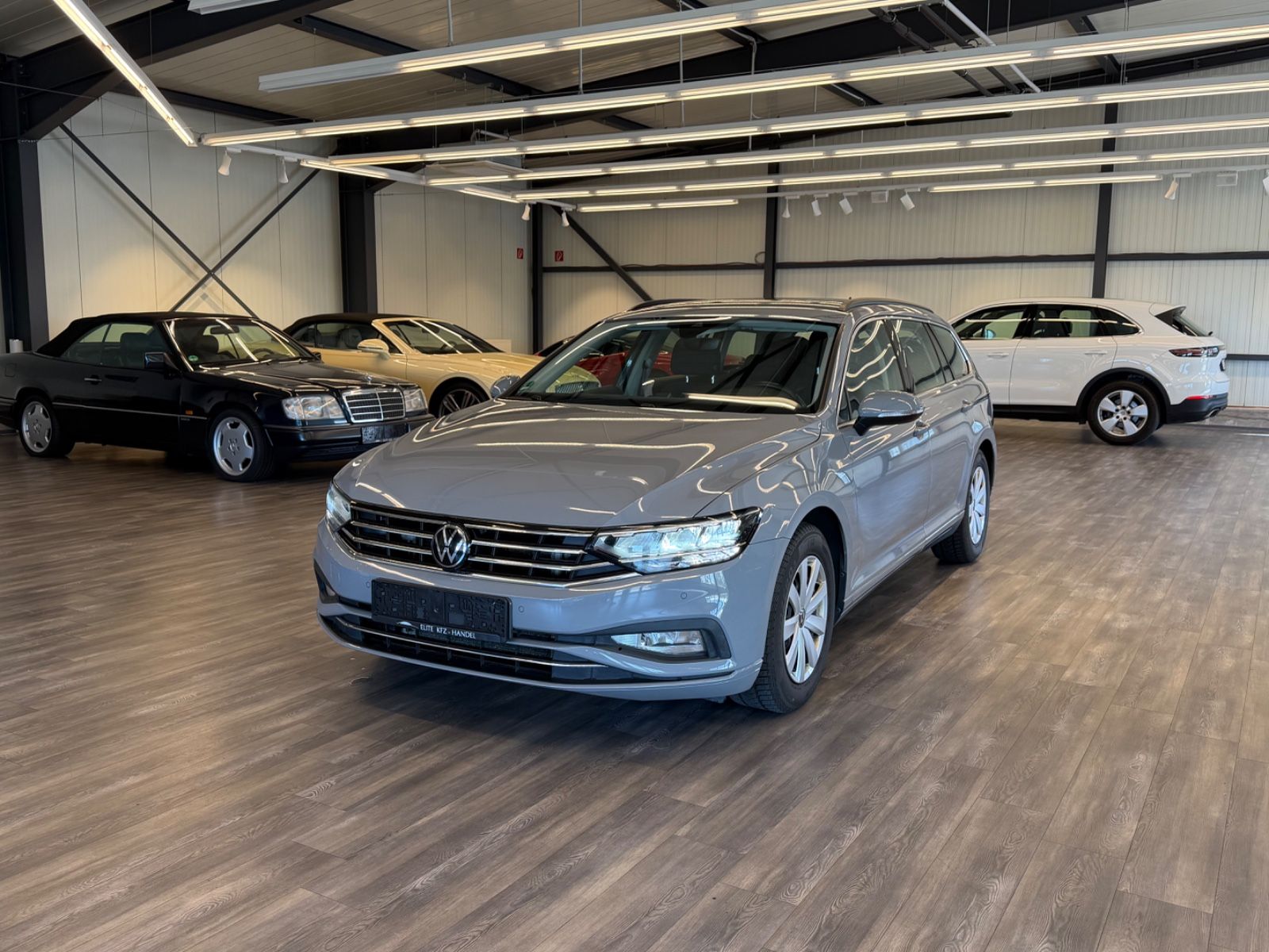 Volkswagen Passat Variant Bus AHK Kamera LED NAVI ACC imagem 2