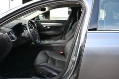 Fahrzeugabbildung Volvo S90 T4 Autom. Momentum*FSHZG*DAB*RFK*BLIS*ACC