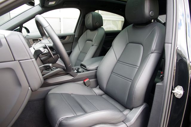 Porsche Cayenne Coupe Black Edition*4+1,AVAILABLE TODAY*