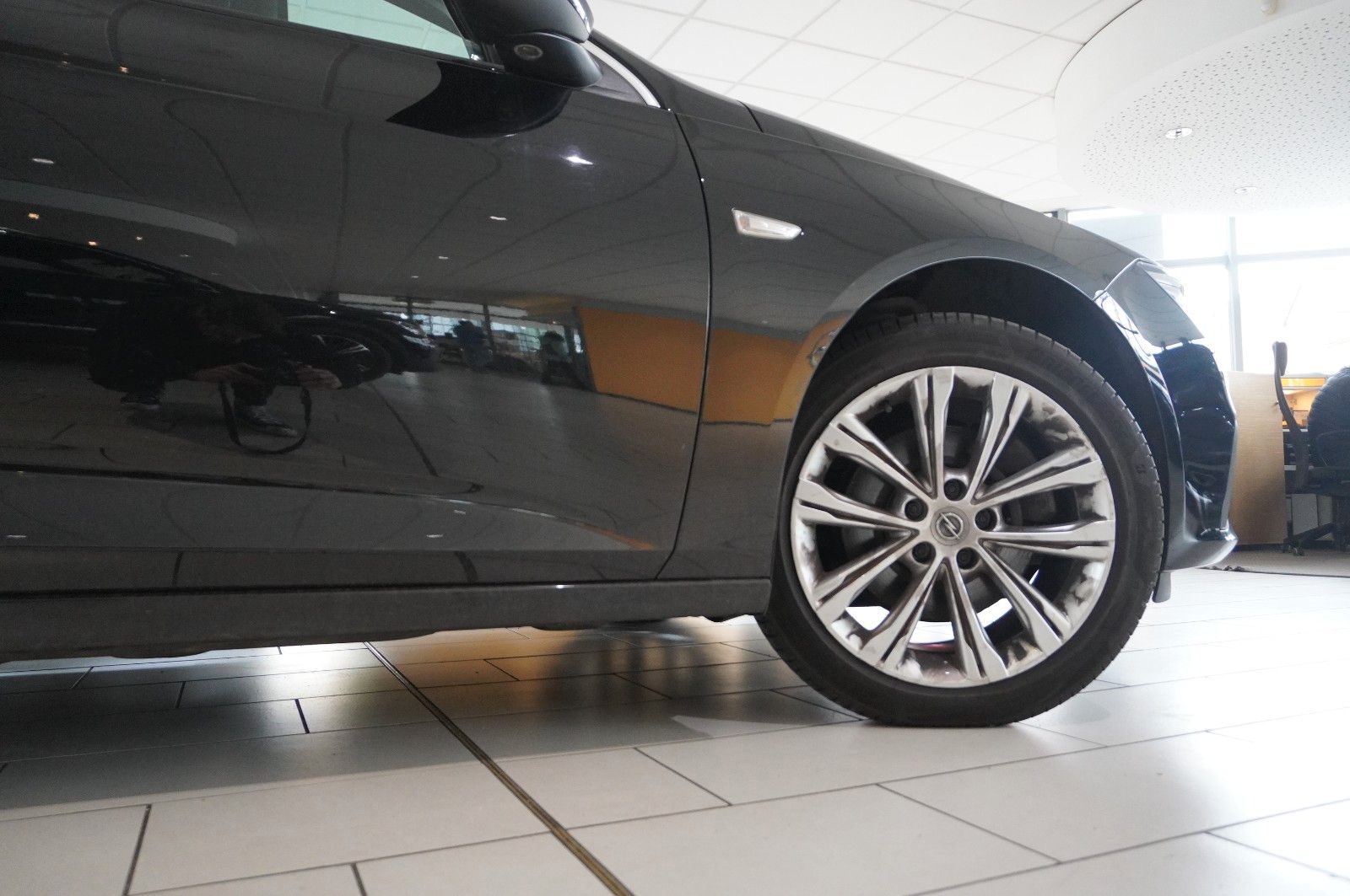 Fahrzeugabbildung Opel Insignia B ST 2.0D BUSI. 4X4 NAVI/LED/KAMERA/DAB
