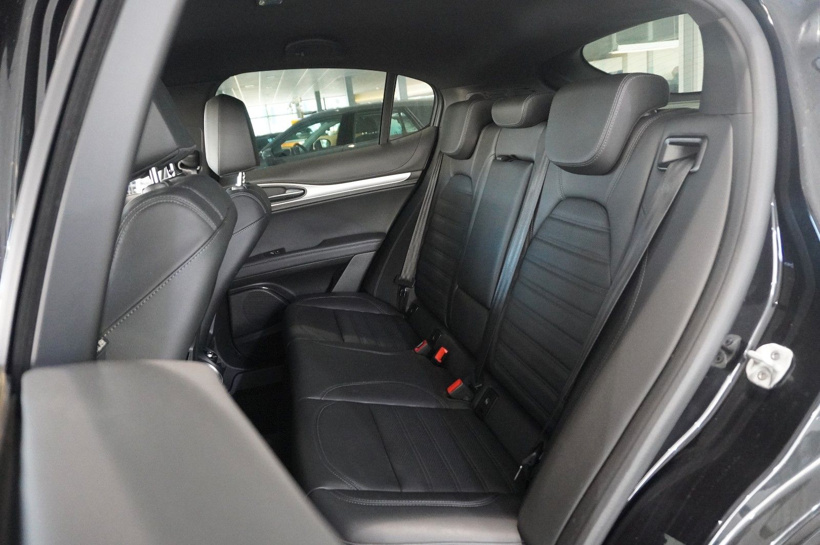Fahrzeugabbildung Alfa Romeo Stelvio 2.2D VELOCE Q4 NAVI/LED/KAMERA/MATRIX/SH