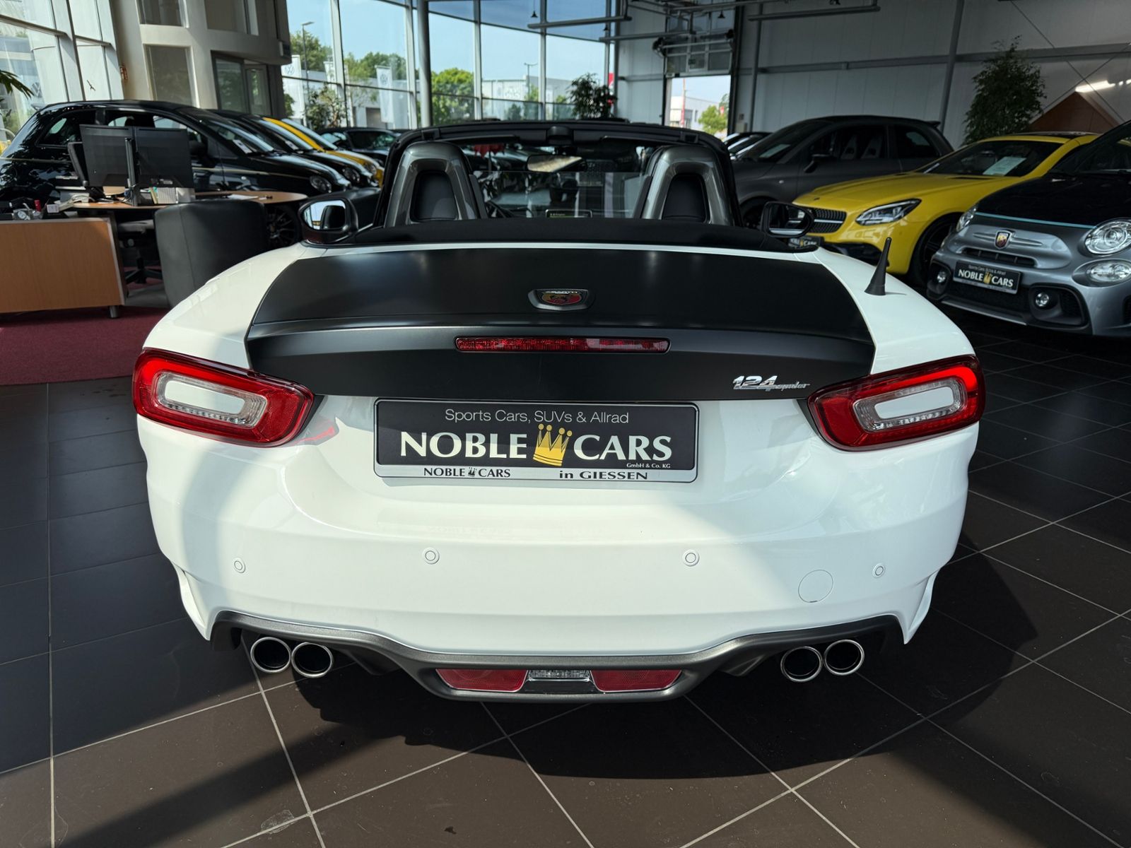 Fahrzeugabbildung Abarth 124 Spider LED LEDER ALU SHZ