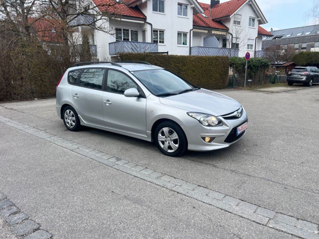 Hyundai i30 CW 1.6 Automatik und Klima