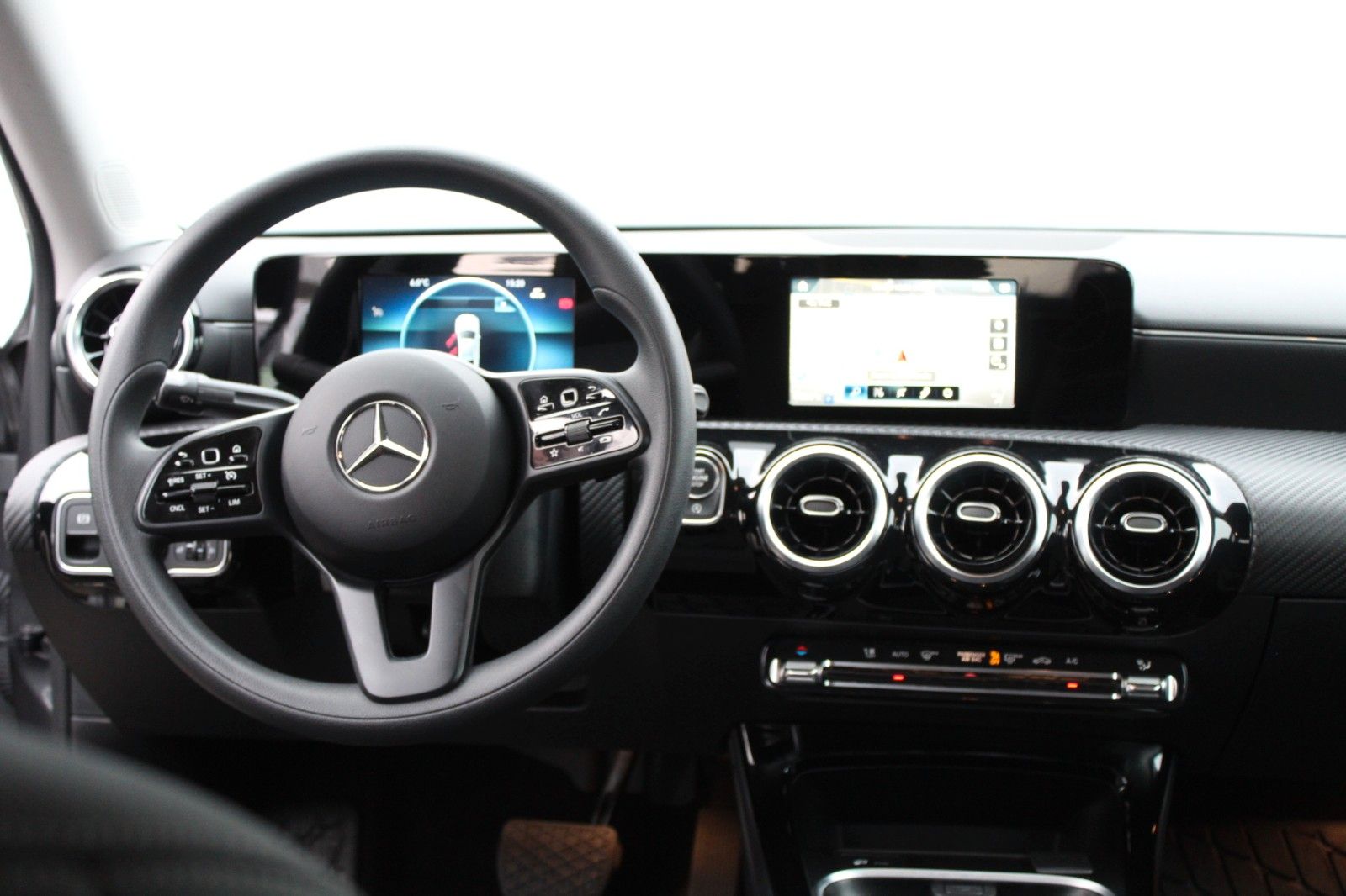 Fahrzeugabbildung Mercedes-Benz Lim A 200 Style 4Matic  Allrad*Navi*AHK