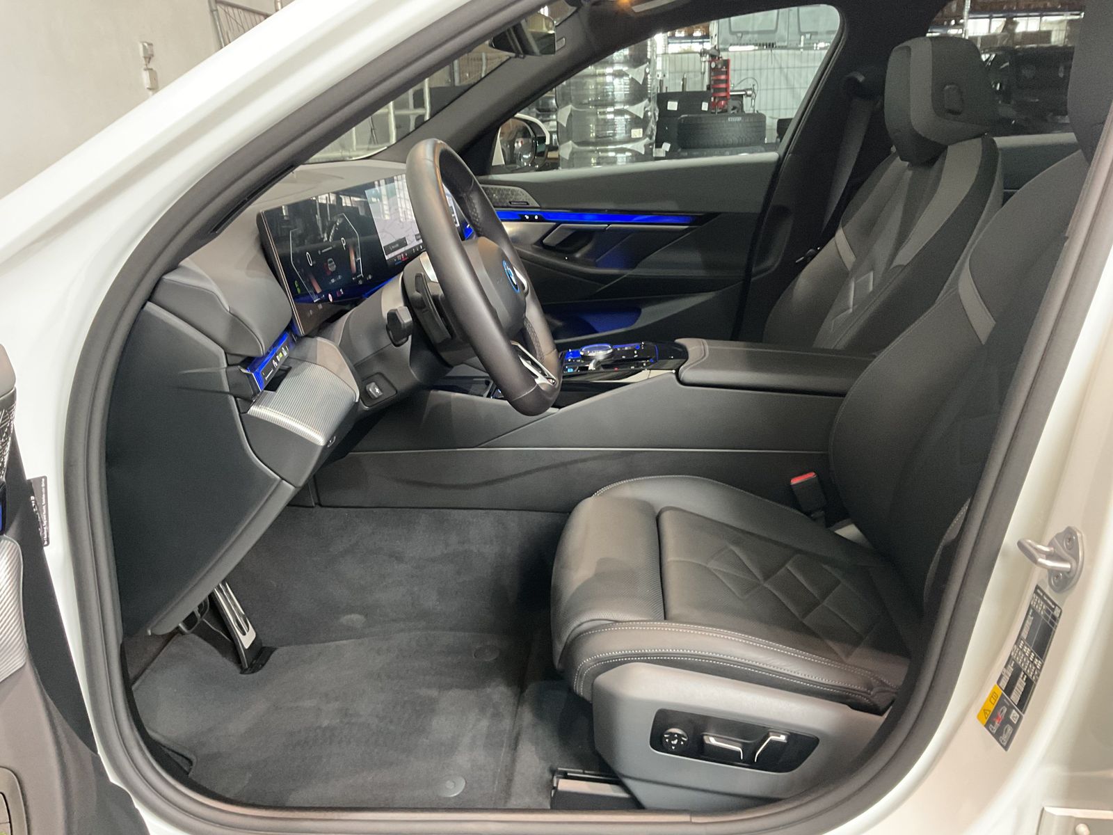 Fahrzeugabbildung BMW i5 xDrive40 Touring M Sportpaket AHK