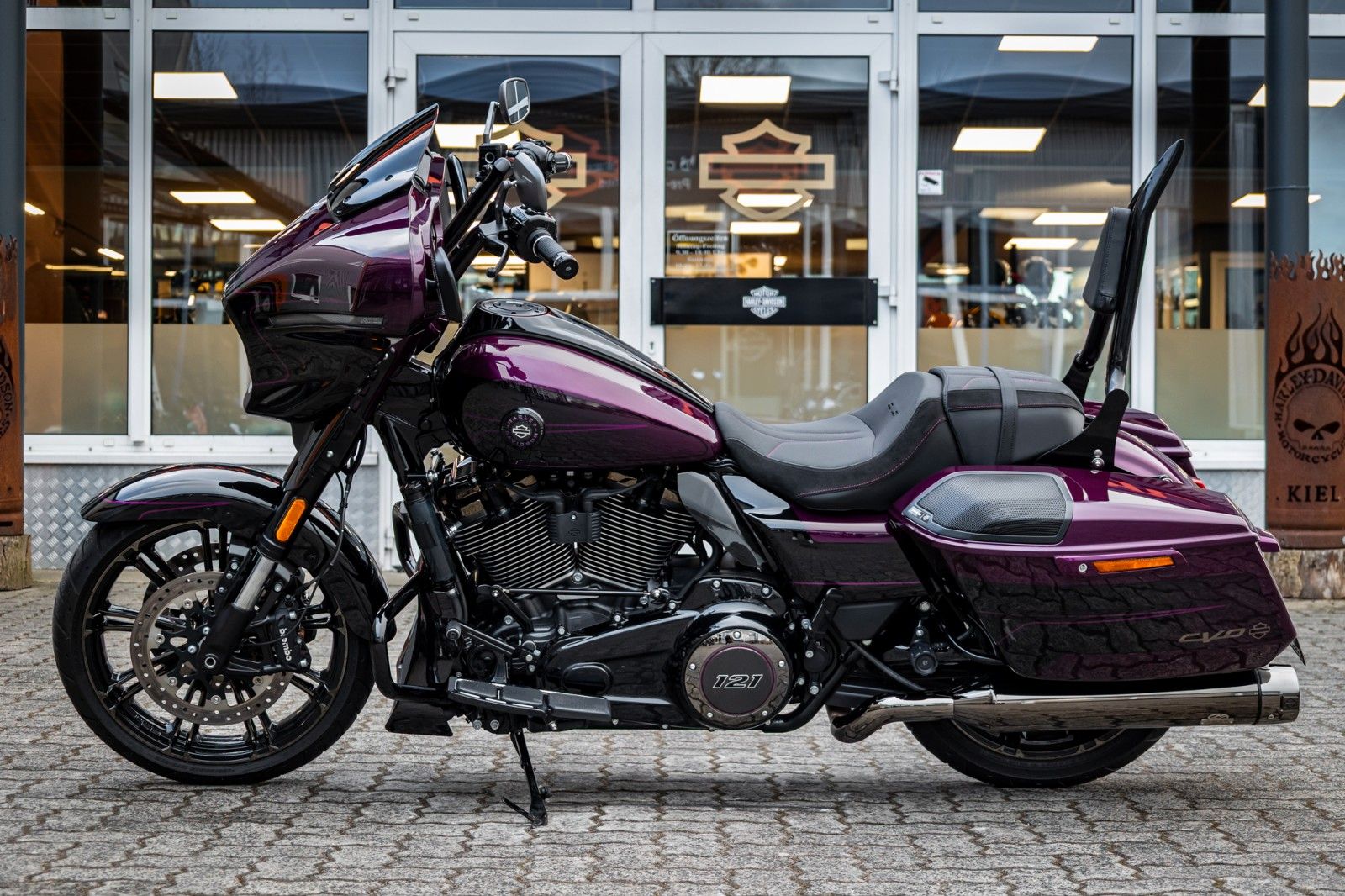 Fahrzeugabbildung Harley-Davidson CVO Street Glide FLHXSE 121 cui - Jekill & Hyde