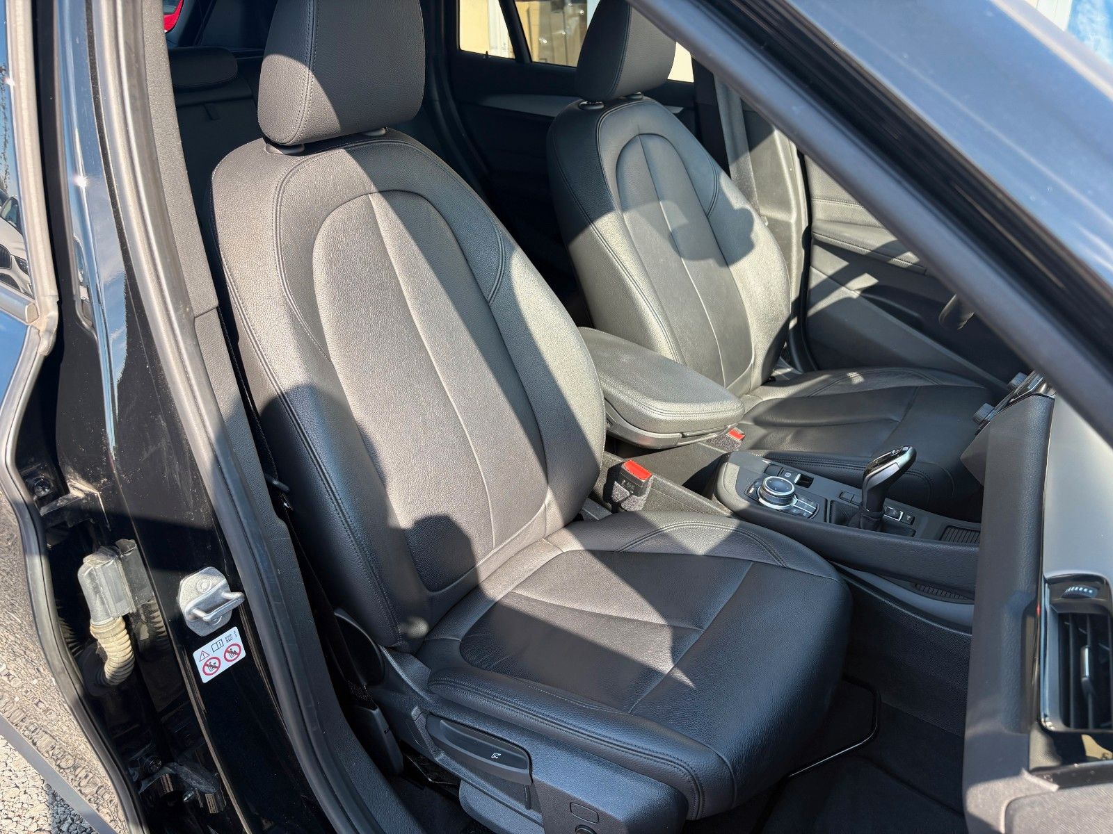 Fahrzeugabbildung BMW X1 sDrive18d Aut. Navi Leder M SPORTLENKRAD 1.HD