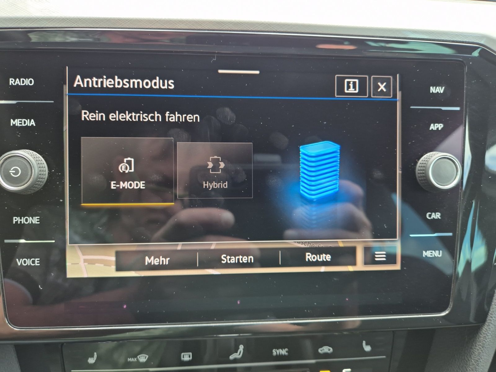 Fahrzeugabbildung Volkswagen Passat Variant GTE AHK Navi ACC RFK SH LM
