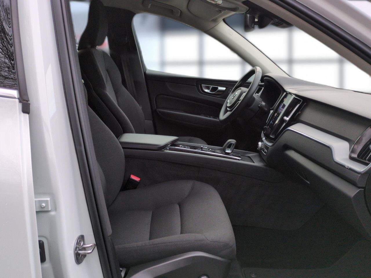 Volvo XC60 B4 (Diesel) Momentum Pro AWD Automatik Navi foto 21