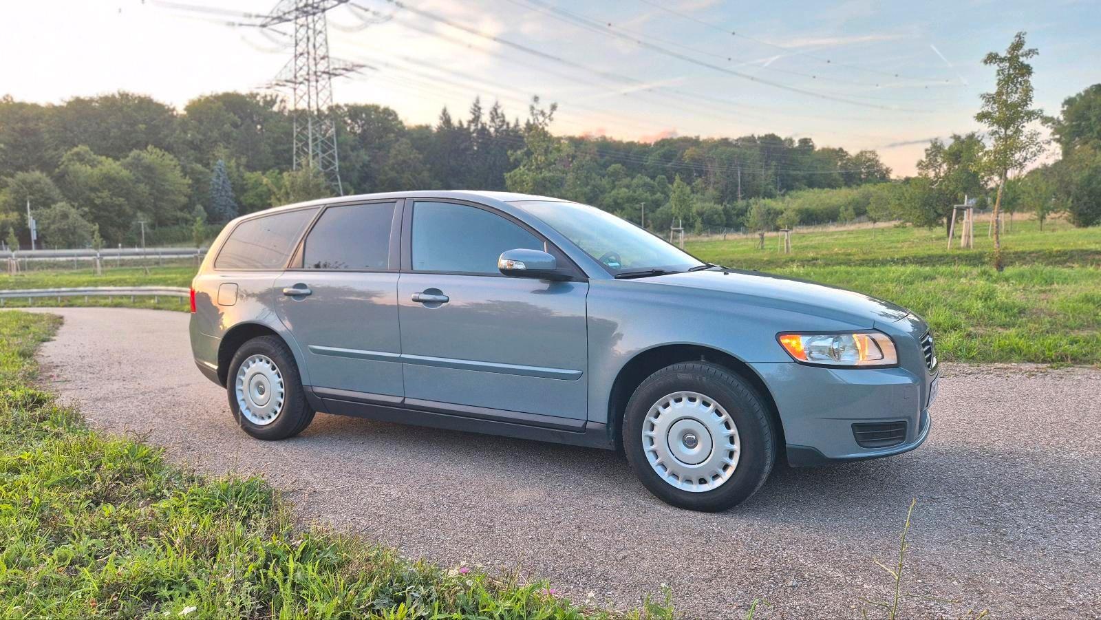 Volvo V50 2007 — вигляд ззаду