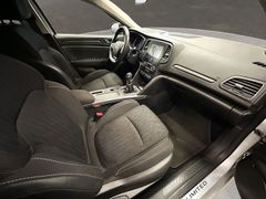 RENAULT Megane Limited Navi Kamera LED SHZ PDC HU-Neu
