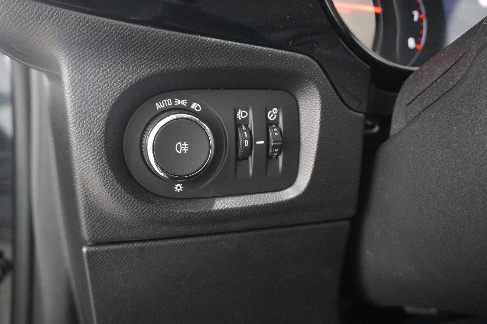Fahrzeugabbildung Opel Corsa F 1.2 EDITION NAVI/KAMERA/SPORT/LHZ/DAB+