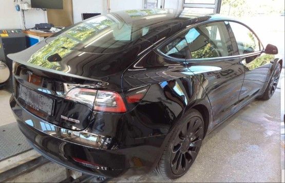 Tesla Model 3 Performance Dual AWD 93,6% SOH Shanghai foto 4