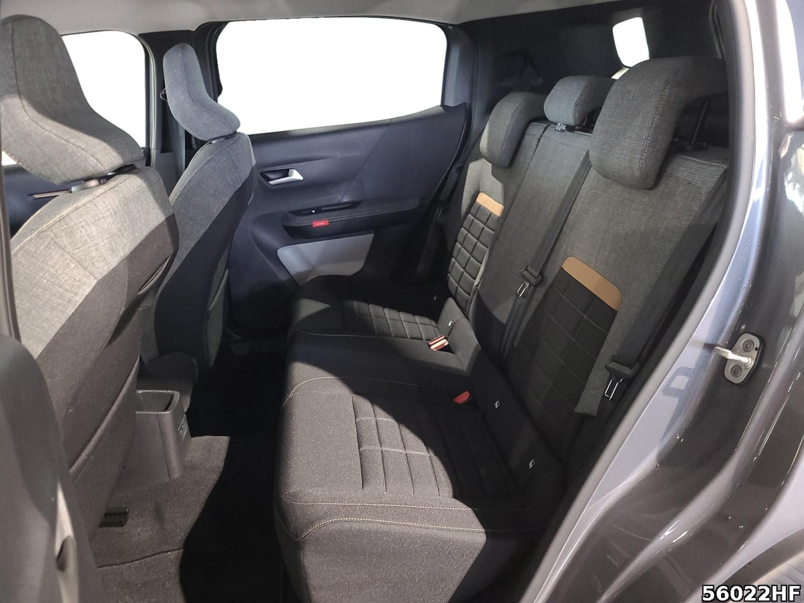 Fahrzeugabbildung Citroën C3 Aircross Plus Turbo 100 PS MT