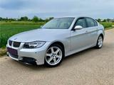 BMW 330i sechs Zylinder-sehr gepflegter Zustand - BMW 330: 330i Se