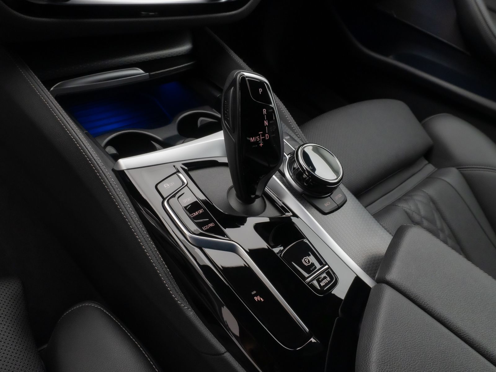 Fahrzeugabbildung BMW 520d M Sport Pro Kamera HUD DAB H/K 4xKlima 19"