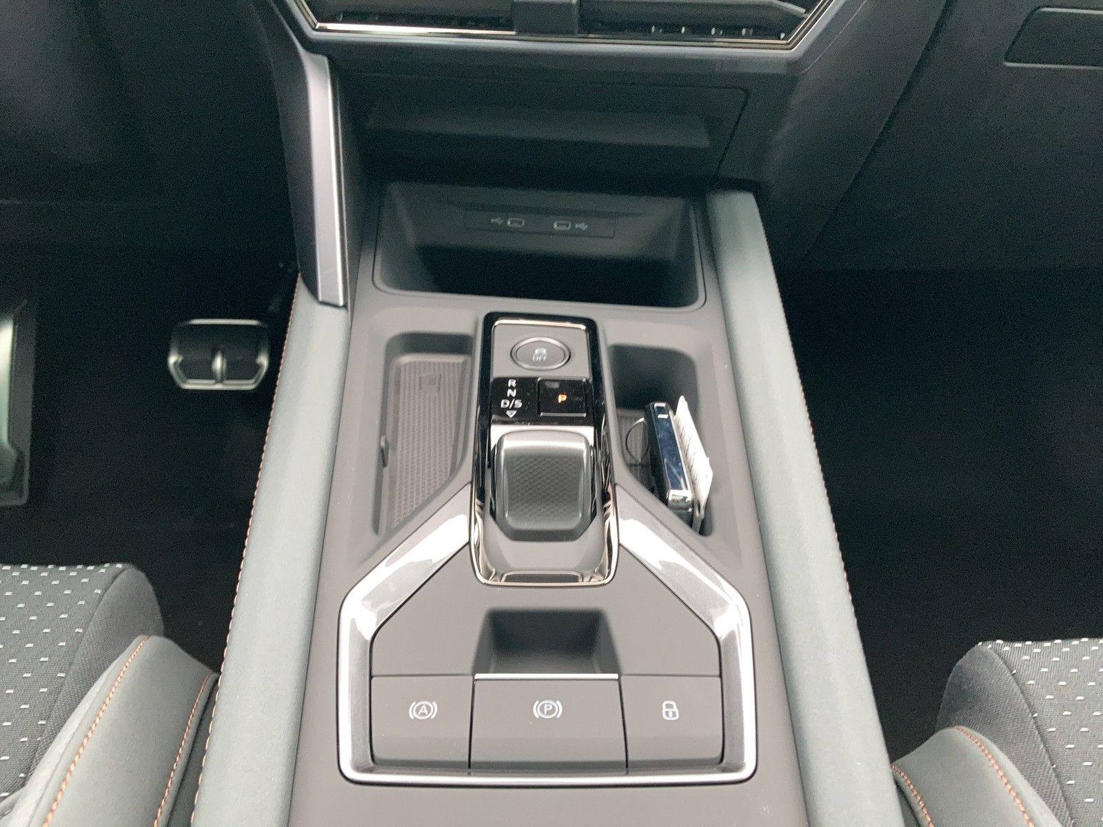 CUPRA Formentor VZ Extreme Akrapovic/Pano/AHK 2.0 TSI - Image 14