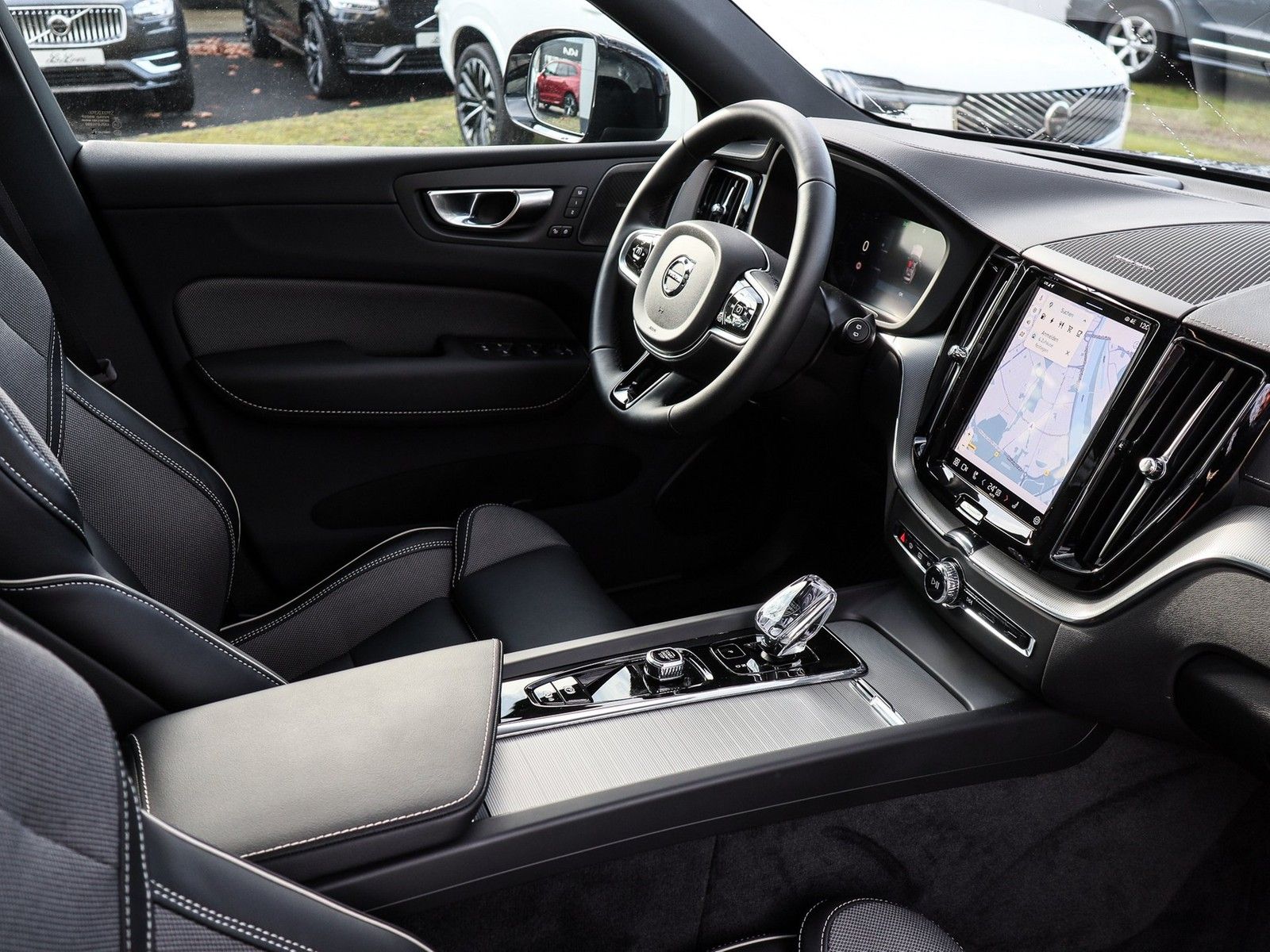 Volvo XC60 T6 Recharge AWD Ultra Black Edition NP:78.5 imagem 3