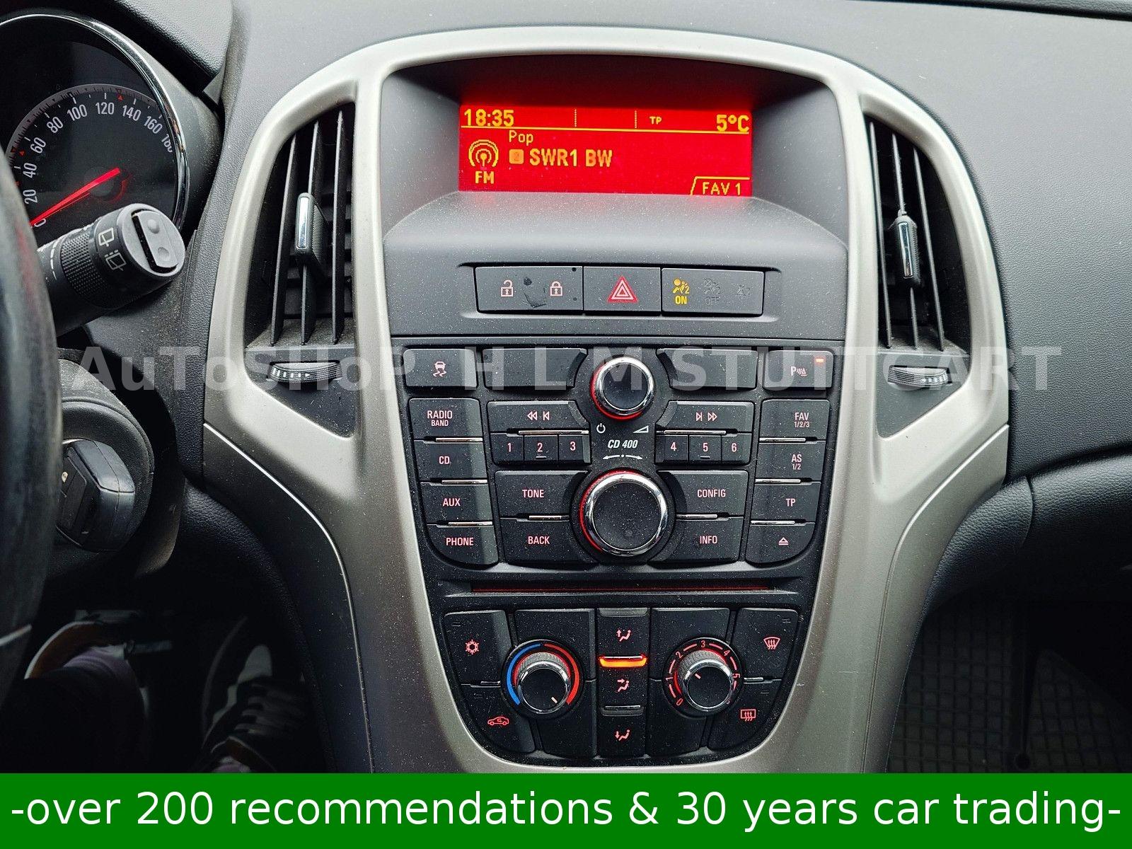 Opel Astra 2011 — photo 21