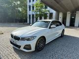 BMW 320i M-Paket, Live Cockpit, Kamera - BMW 3er Reihe Gebrauchtwagen in München