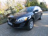 Volvo XC60 T5 Summum 2WD - Volvo XC60 Summum mit Benzin-Antrieb