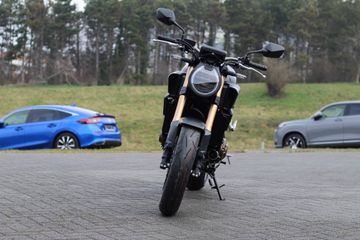 Honda R