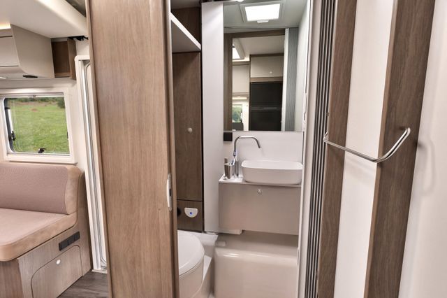 Carado T 448 PRO+ Markise Navi Kamera Smart TV