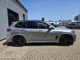 BMW X5 xDrive50e M Sport HUD Pano Softclose Luftfahr - BMW X5 mit Hybrid-Antrieb: Grau
