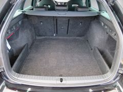 SKODA Octavia Combi 2.0 TDI RS 4x4 DSG Reise Ahk Navi SKODA Octavia Combi 2.0 TDI RS 4x4 DSG Reise Ahk Navi